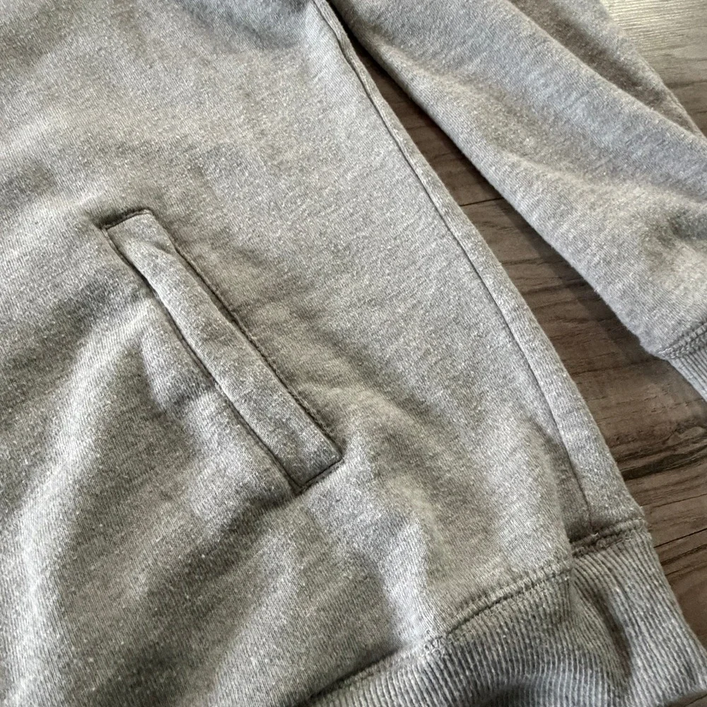 UConn Huskies Womens Medium Hoodie Colosseum Gray Fleece Funnel Neck Sweatshirt
